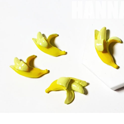 바나나 장식 2개